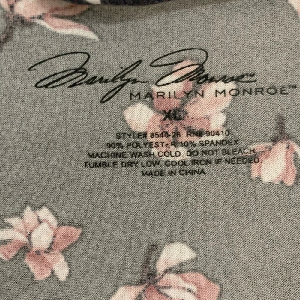 Floral Robe - Picture 2 of 2